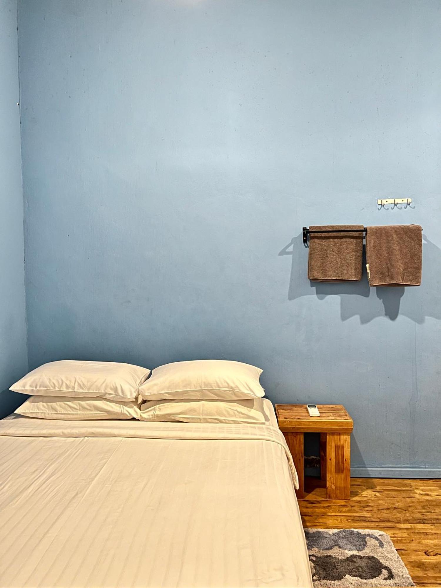 My Guesthouse 109 - Self Check In (Adults Only) George Town Habitación foto