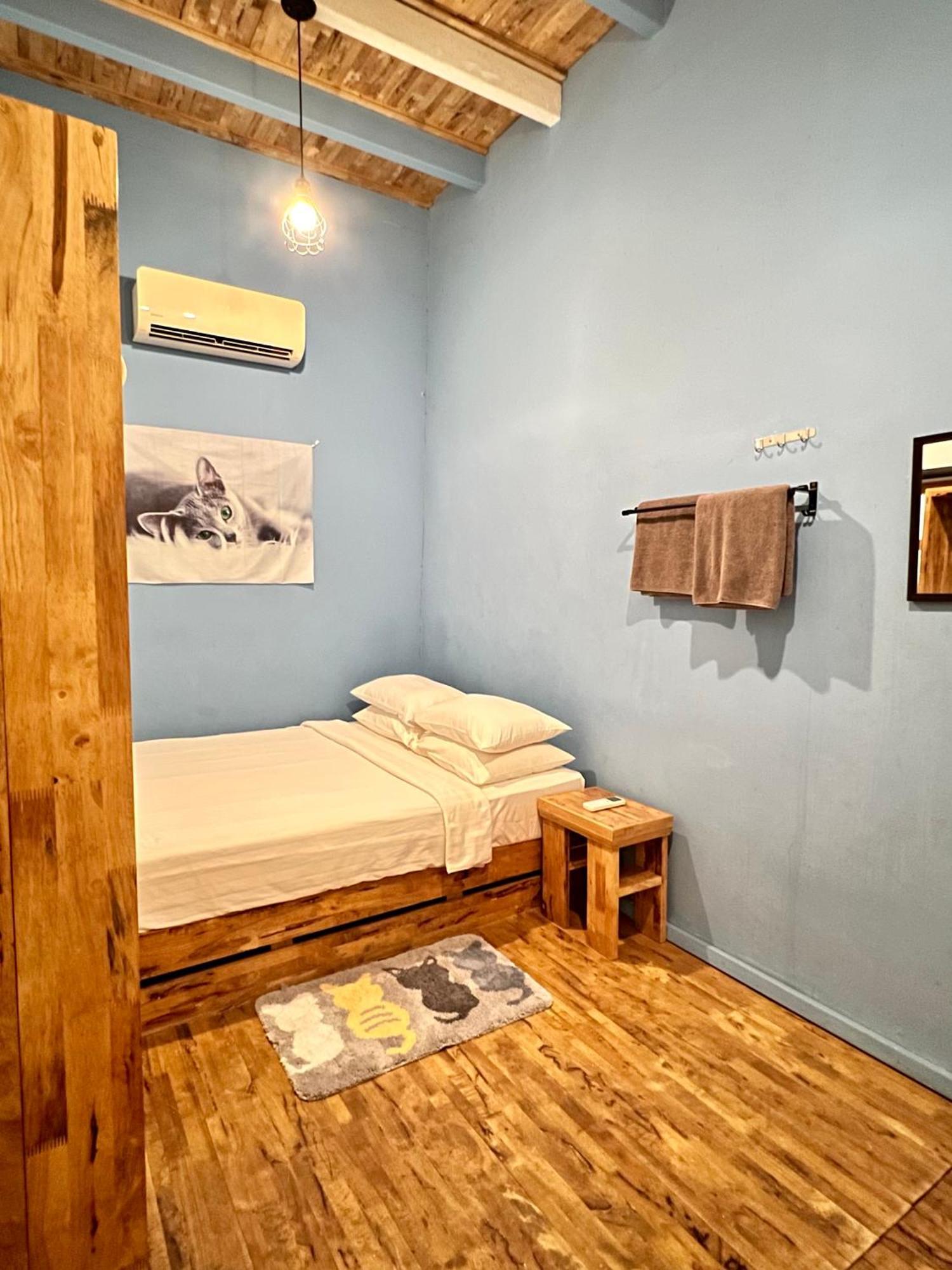 My Guesthouse 109 - Self Check In (Adults Only) George Town Habitación foto