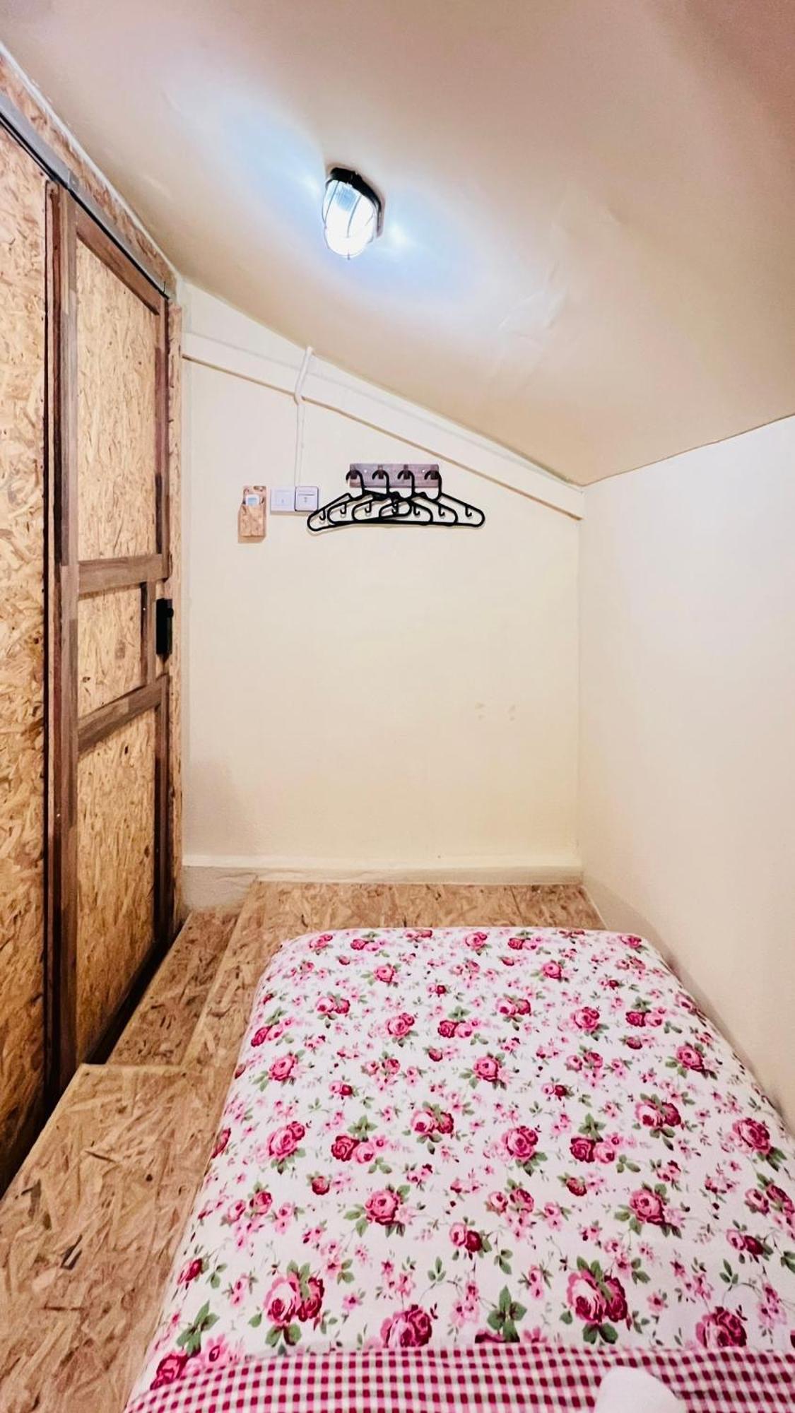 My Guesthouse 109 - Self Check In (Adults Only) George Town Habitación foto